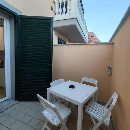 Ondina Apartment In Versilia Viareggio Exterior photo